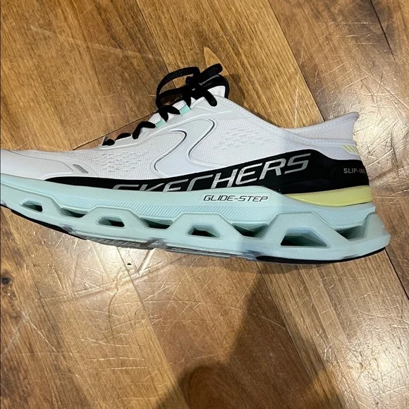 Skechers White and Black Sneakers with Mint Accents - Picture 6 of 6